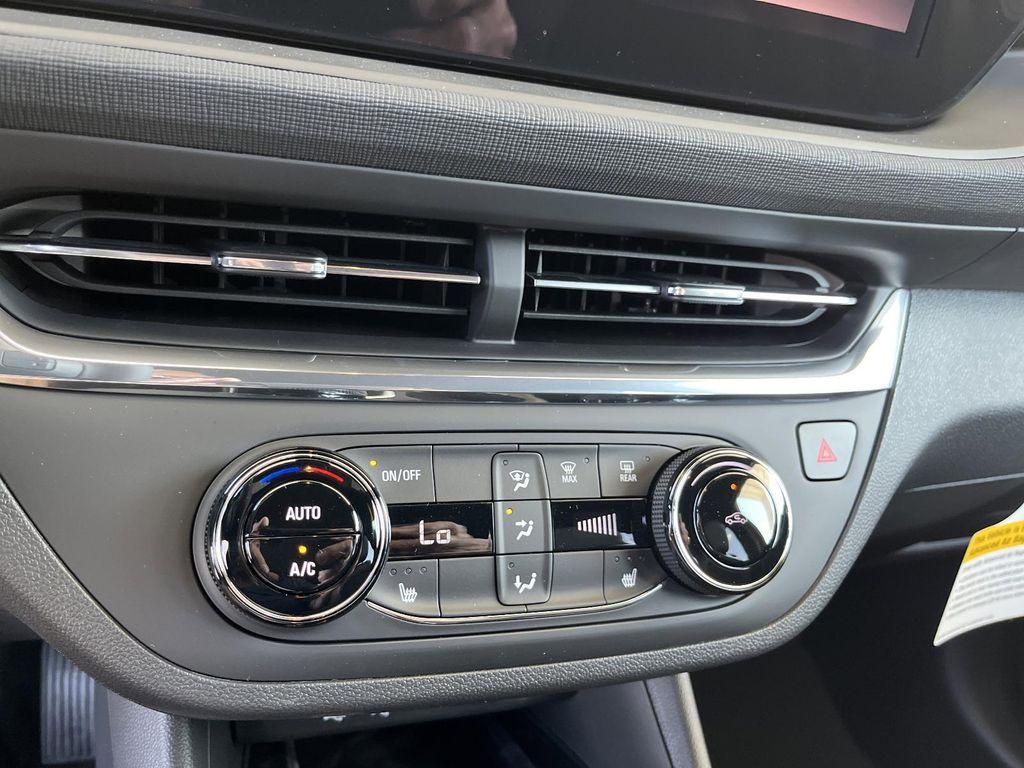 new 2025 Buick Envista car