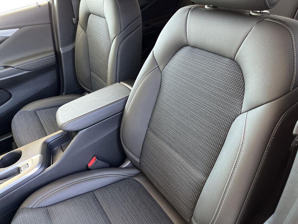 new 2025 Buick Envista car
