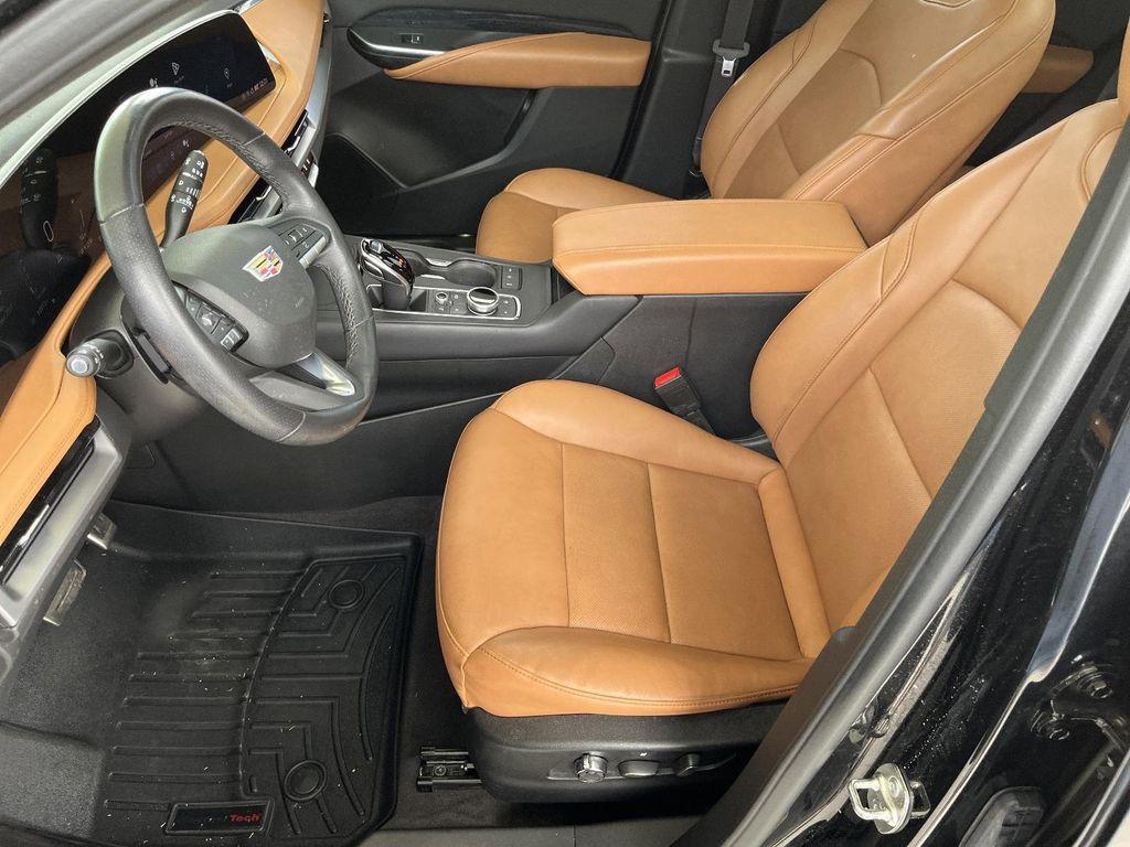 used 2024 Cadillac XT4 car, priced at $35,990