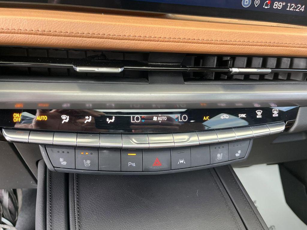 used 2024 Cadillac XT4 car, priced at $35,990