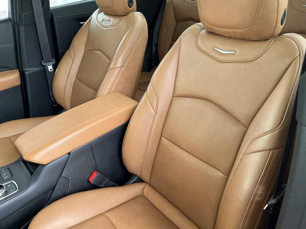 used 2024 Cadillac XT4 car, priced at $35,990