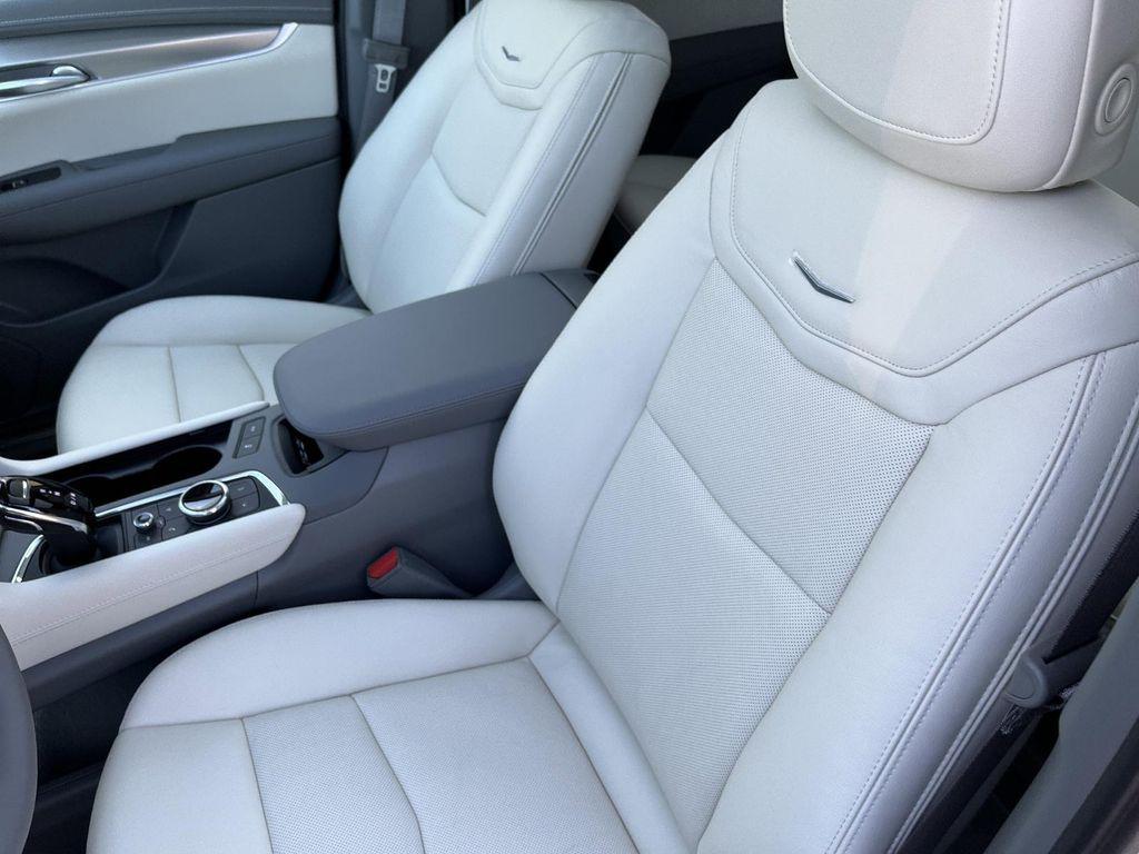 new 2026 Cadillac XT5 car, priced at $60,695