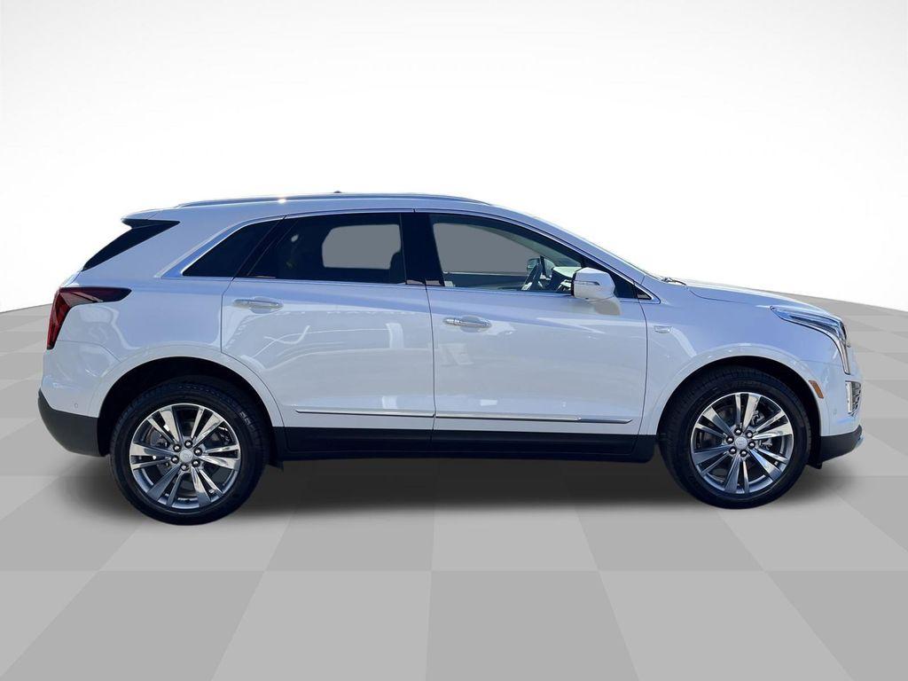 new 2026 Cadillac XT5 car, priced at $60,695