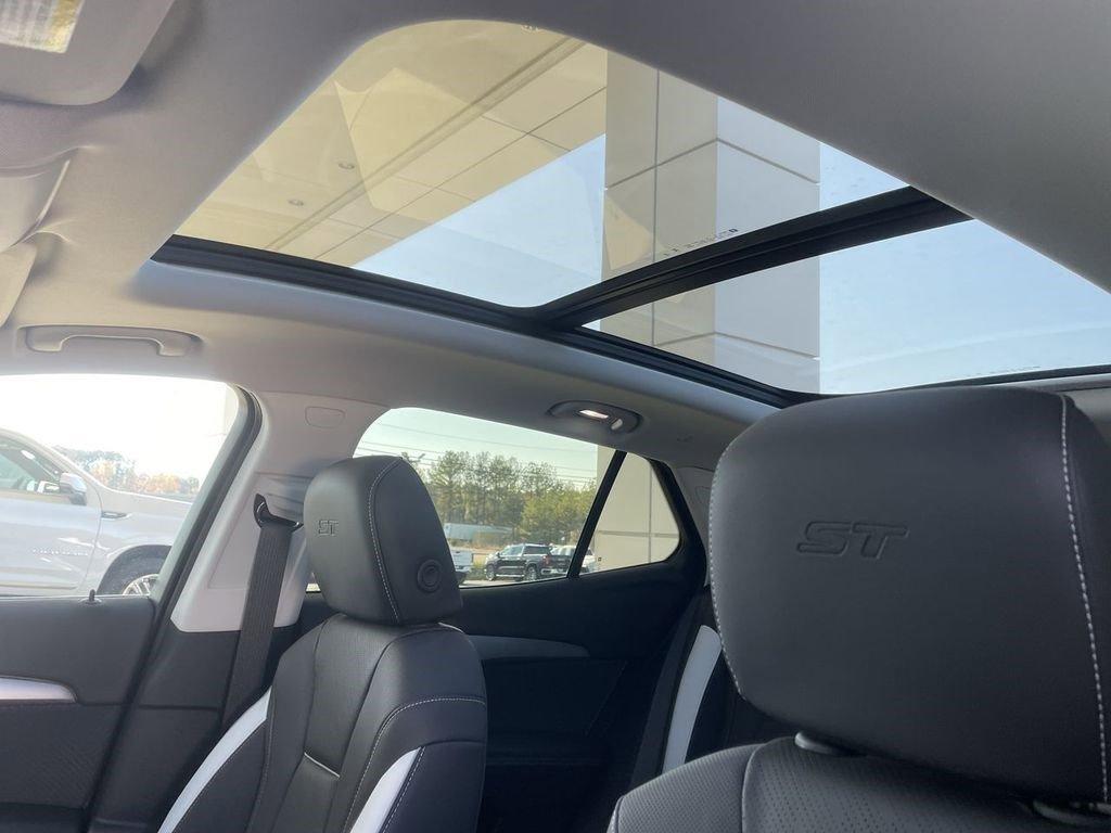 new 2025 Buick Envision car, priced at $39,240