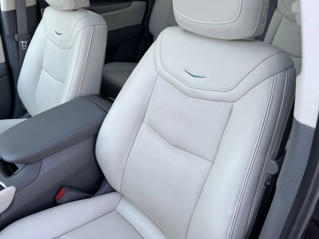 used 2022 Cadillac XT5 car, priced at $33,900