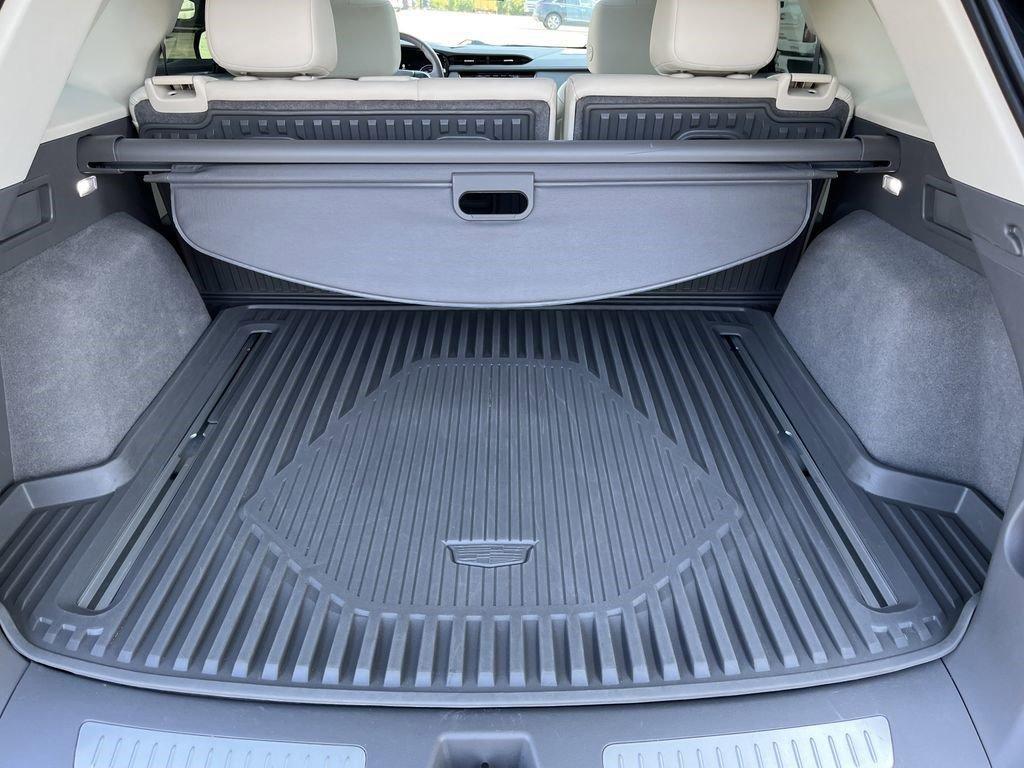 used 2022 Cadillac XT5 car, priced at $33,900