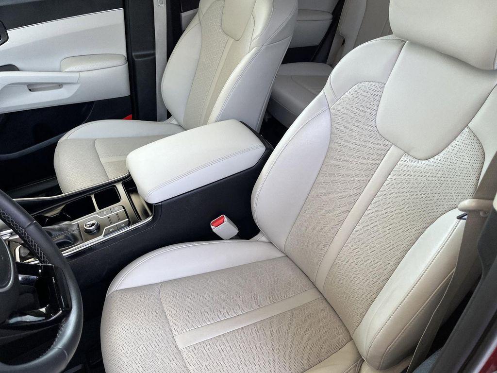 used 2023 Kia Sorento car, priced at $27,870