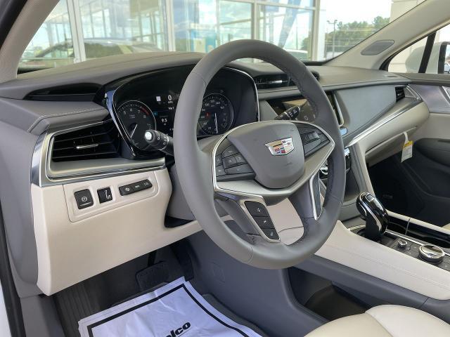 new 2025 Cadillac XT5 car, priced at $57,990