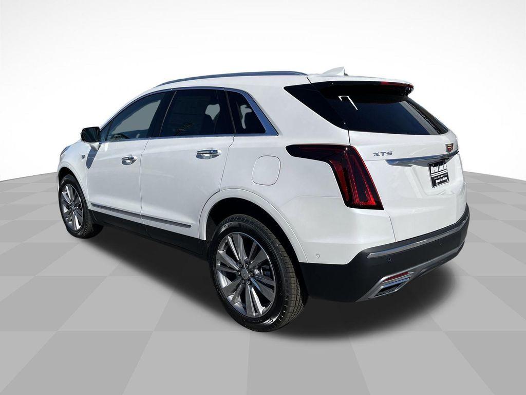 new 2025 Cadillac XT5 car
