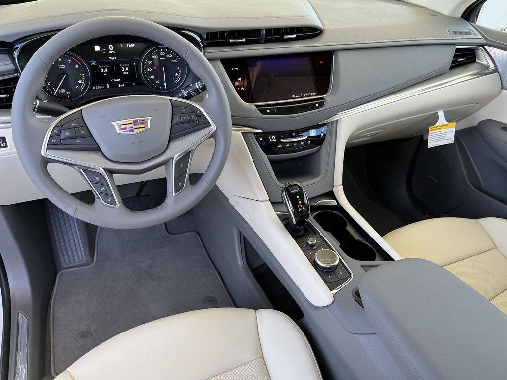 new 2025 Cadillac XT5 car