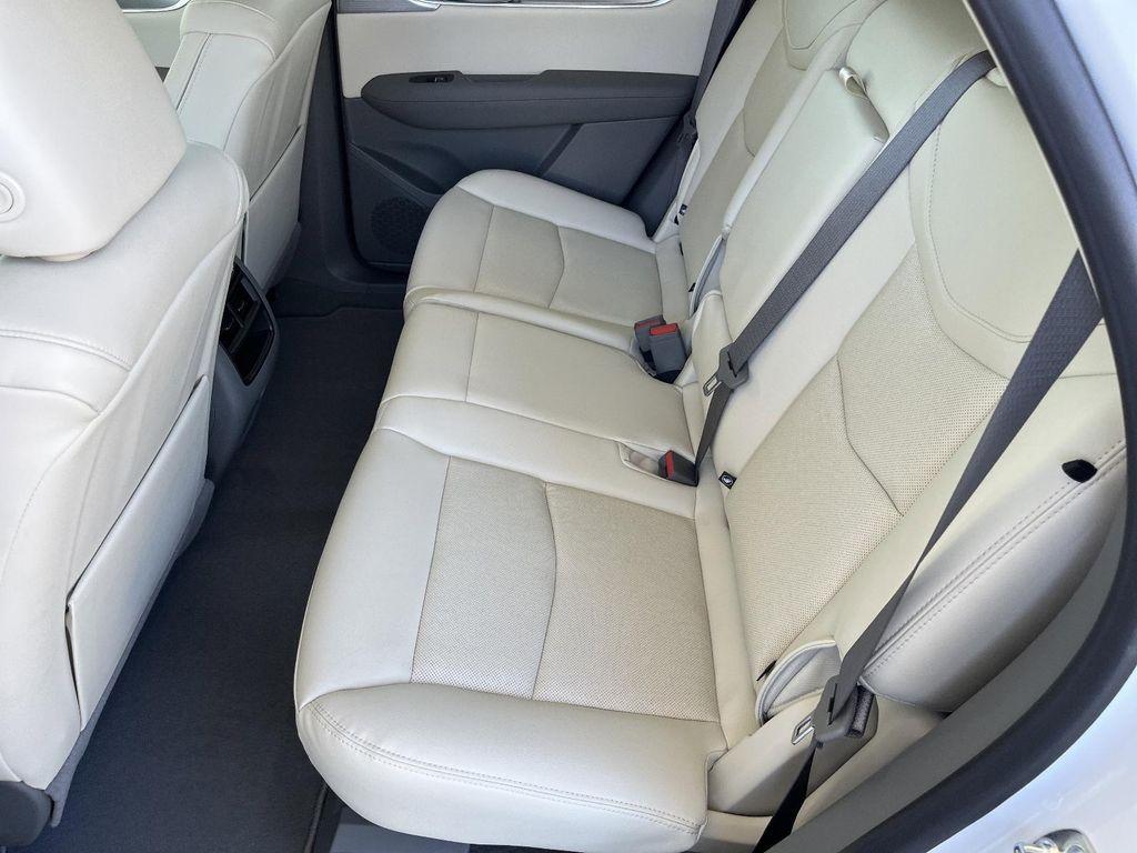 new 2025 Cadillac XT5 car