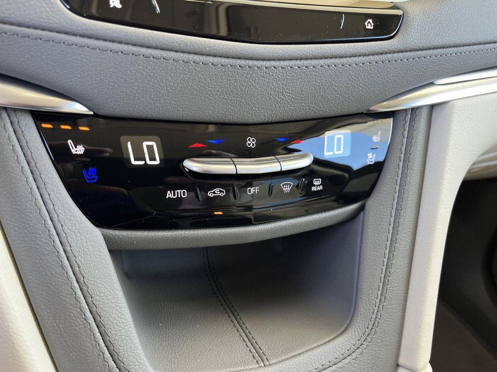 new 2025 Cadillac XT5 car