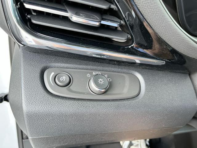 new 2025 Buick Envista car, priced at $27,780