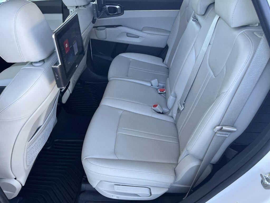 used 2023 Kia Sorento car, priced at $26,847