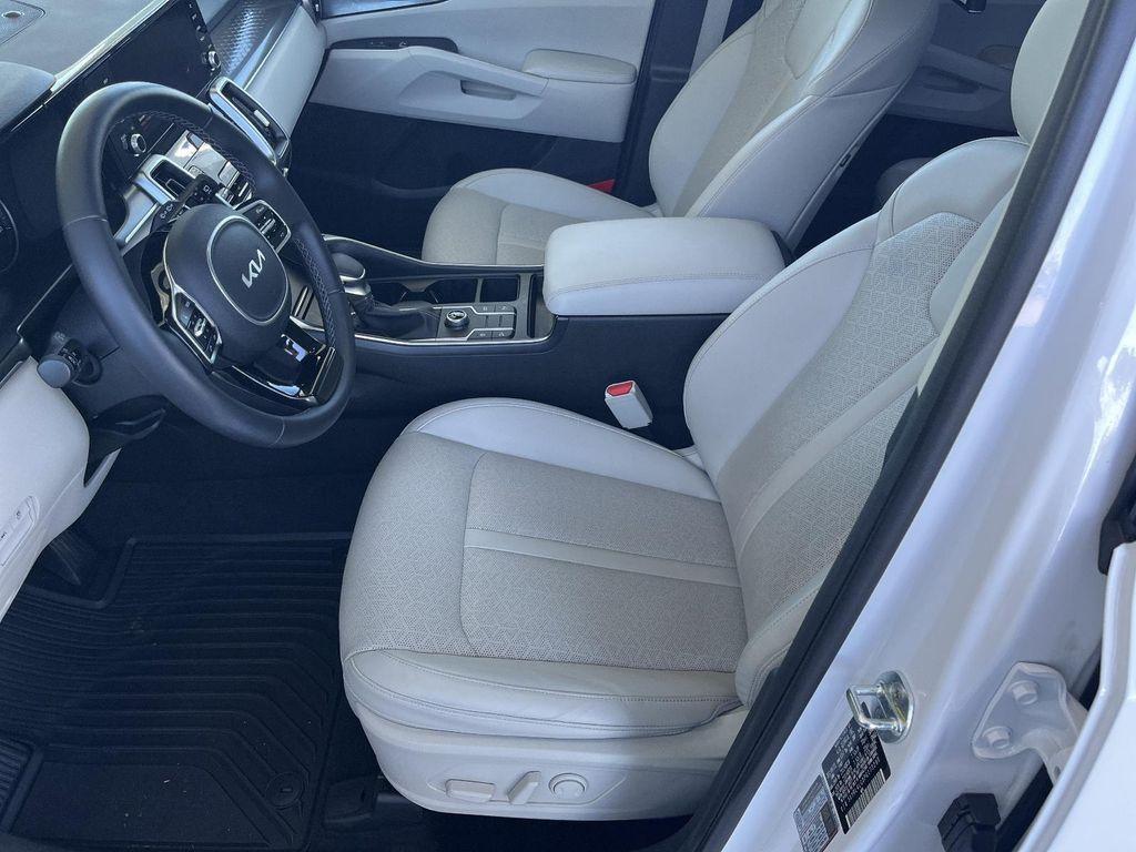 used 2023 Kia Sorento car, priced at $26,847