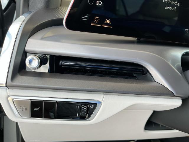 new 2026 Cadillac VISTIQ car