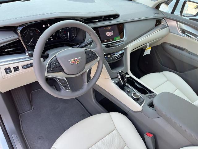 new 2025 Cadillac XT5 car, priced at $55,790