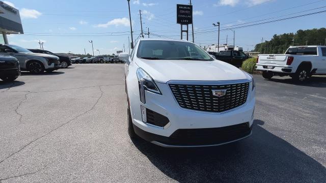 new 2025 Cadillac XT5 car, priced at $55,790