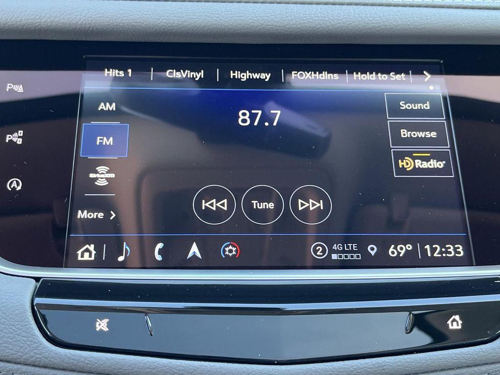 new 2026 Cadillac XT5 car, priced at $58,695