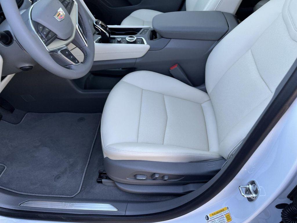 new 2026 Cadillac XT5 car, priced at $58,695