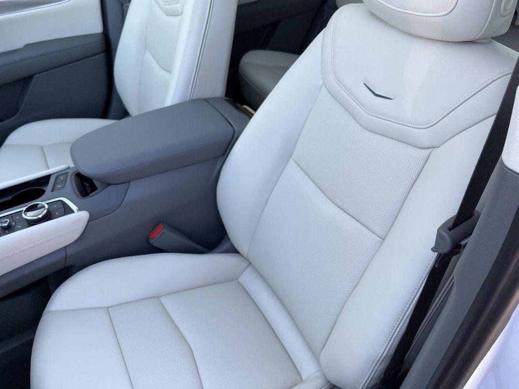 new 2026 Cadillac XT5 car, priced at $58,695