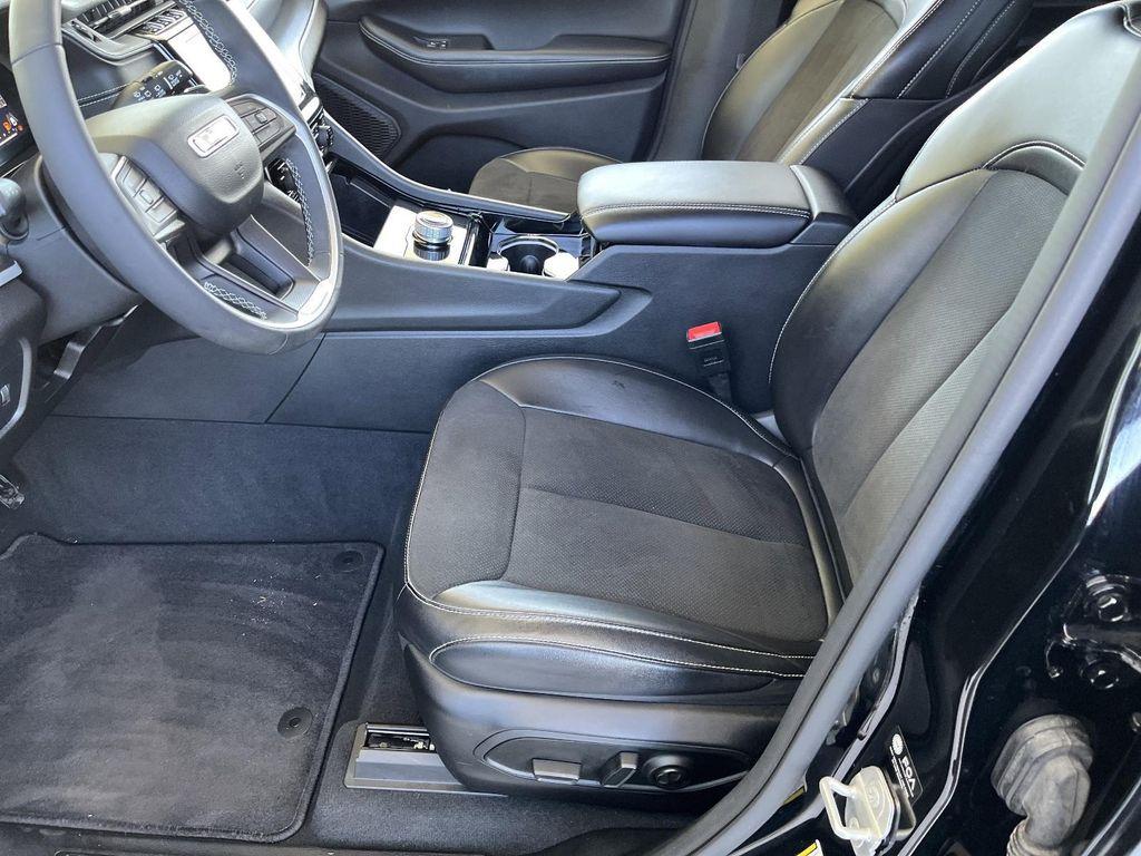 used 2023 Jeep Grand Cherokee car, priced at $33,990