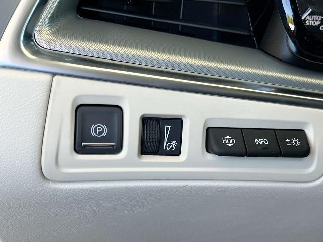 new 2025 Cadillac XT5 car, priced at $56,690