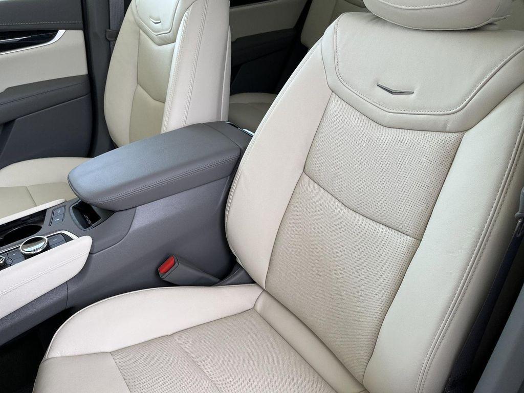 new 2025 Cadillac XT6 car, priced at $59,590