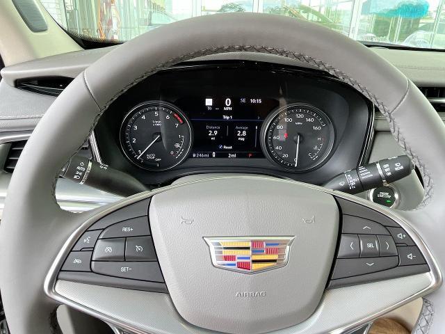new 2025 Cadillac XT5 car, priced at $54,565
