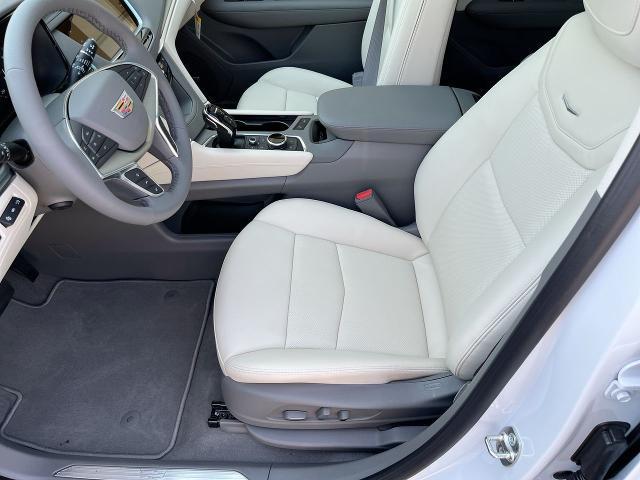 new 2025 Cadillac XT5 car, priced at $58,090