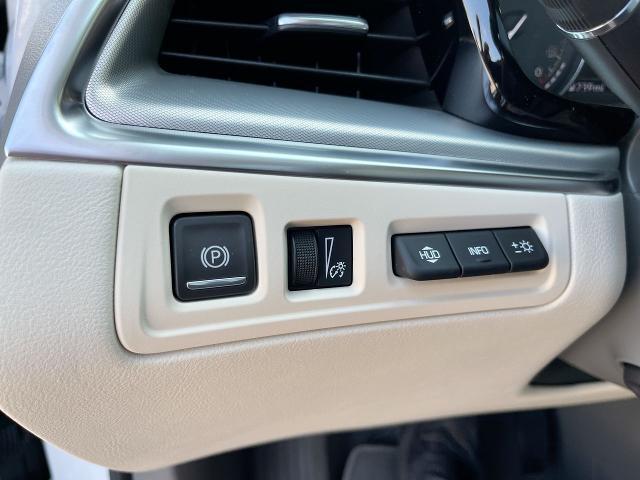 new 2025 Cadillac XT5 car, priced at $58,090