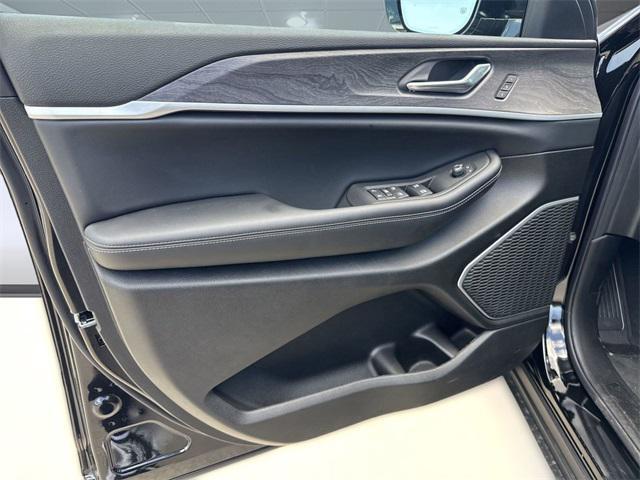 new 2025 Jeep Grand Cherokee L car, priced at $49,992