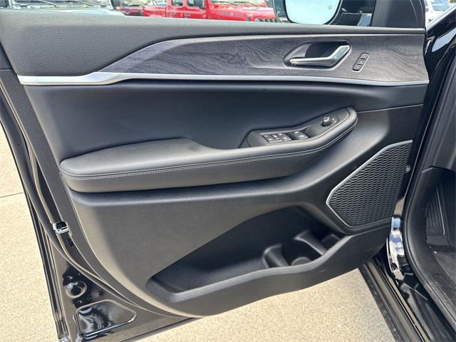 new 2025 Jeep Grand Cherokee L car, priced at $52,491