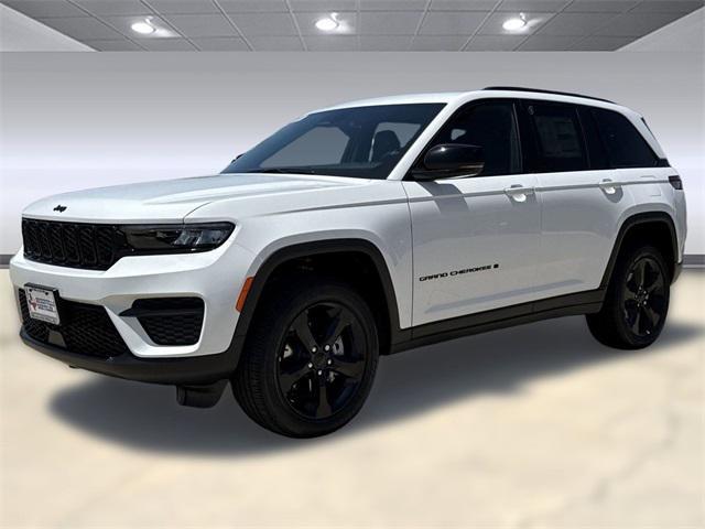 new 2025 Jeep Grand Cherokee car, priced at $41,742