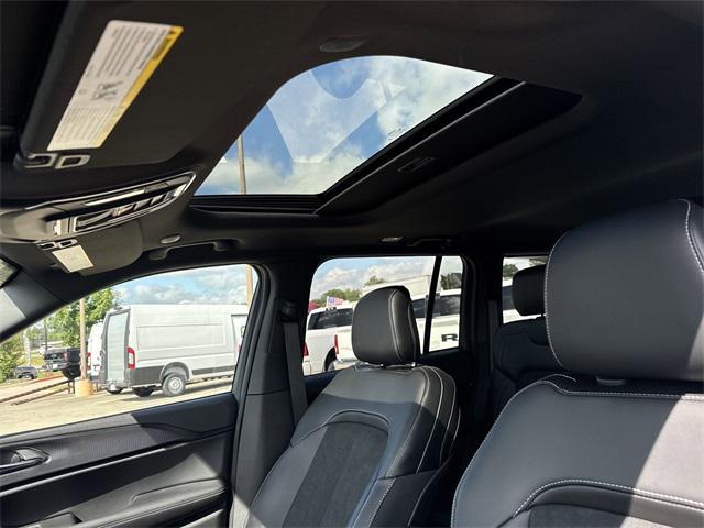 new 2025 Jeep Grand Cherokee car, priced at $39,971