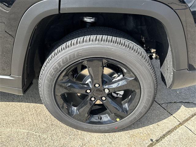 new 2025 Jeep Grand Cherokee car, priced at $42,241