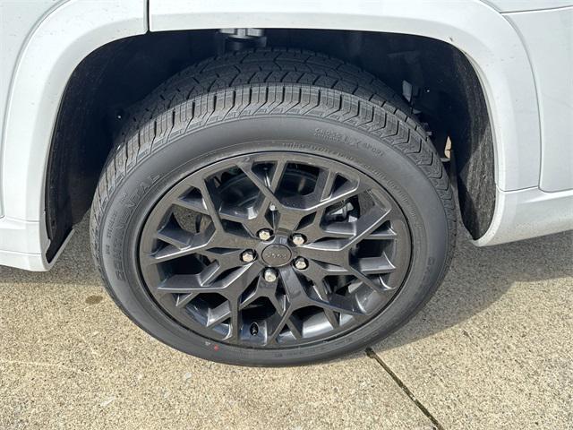 new 2025 Jeep Grand Cherokee L car, priced at $70,487