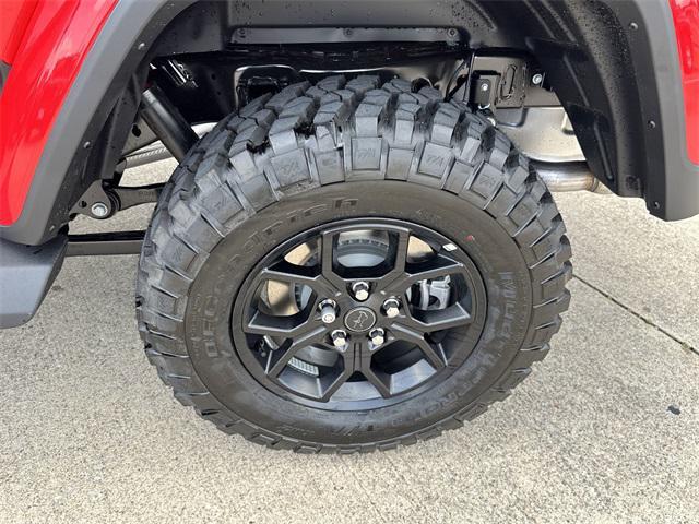 new 2025 Jeep Gladiator car, priced at $45,721