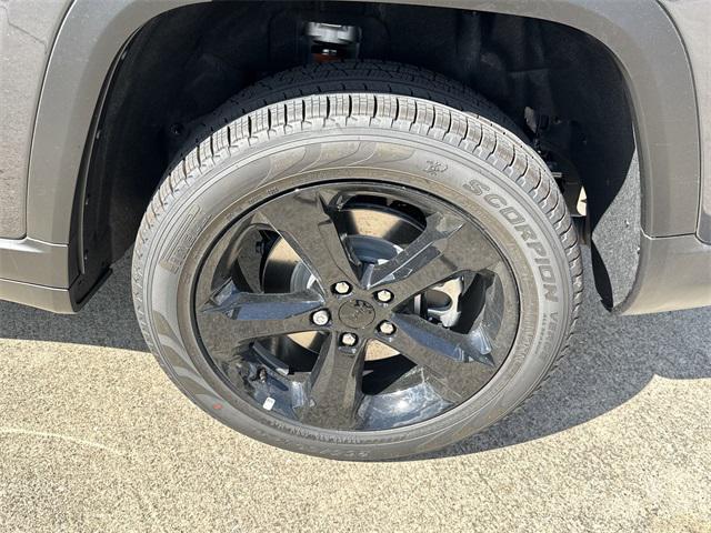 new 2025 Jeep Grand Cherokee L car, priced at $51,771