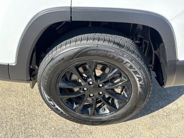 used 2023 Jeep Cherokee car, priced at $21,888