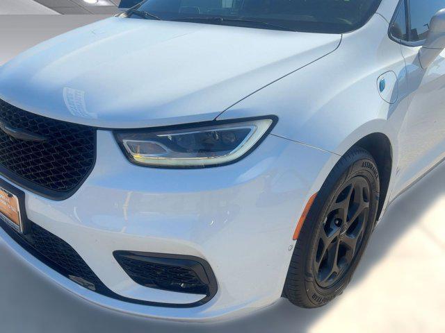 used 2021 Chrysler Pacifica Hybrid car, priced at $20,999