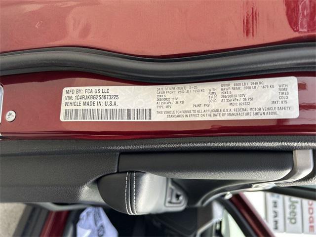 new 2025 Jeep Grand Cherokee L car, priced at $50,092