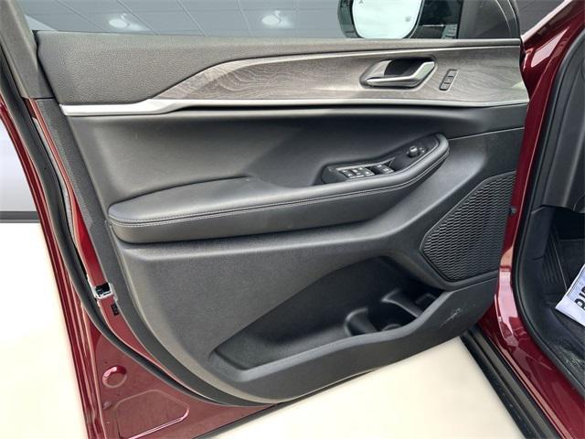 new 2025 Jeep Grand Cherokee L car, priced at $50,092