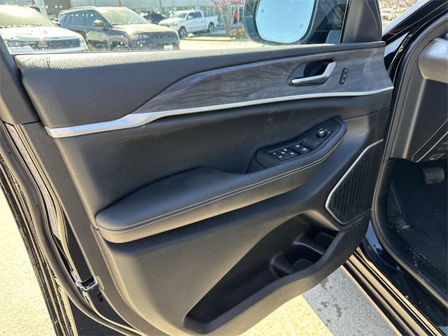new 2025 Jeep Grand Cherokee L car, priced at $51,172