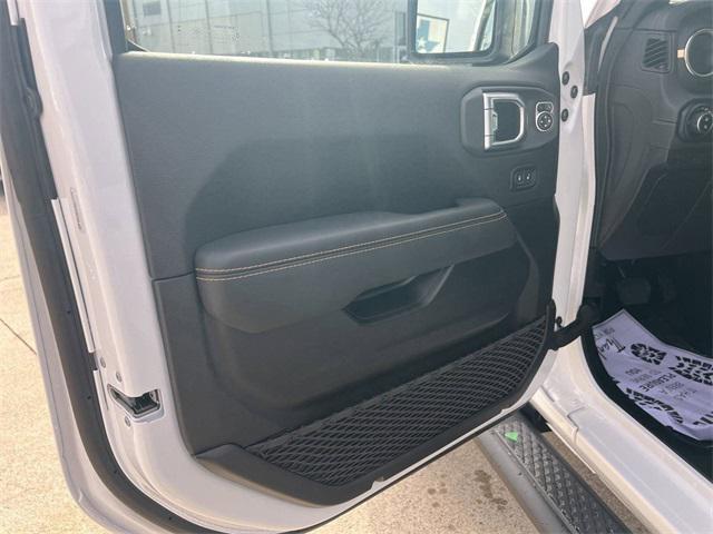 new 2025 Jeep Gladiator car, priced at $48,241