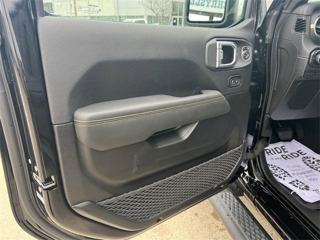 new 2025 Jeep Gladiator car, priced at $49,971