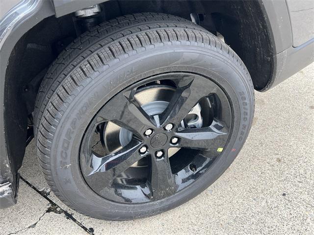 new 2025 Jeep Grand Cherokee L car, priced at $48,672