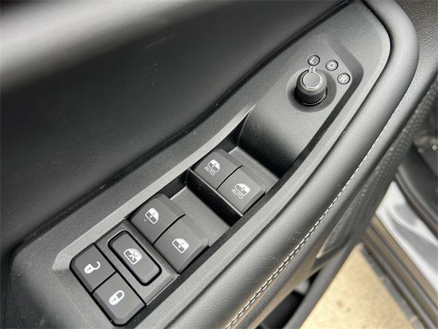 new 2025 Jeep Grand Cherokee L car, priced at $48,672
