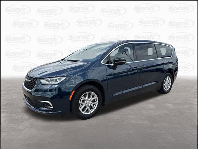 new 2025 Chrysler Pacifica car, priced at $47,301