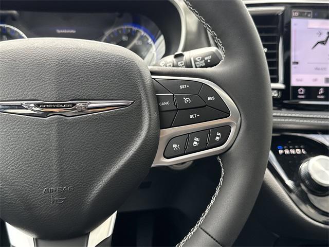 new 2025 Chrysler Pacifica car, priced at $47,301
